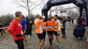 Grupo de Finishers en meta