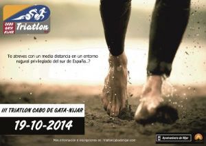 Cartel del Medio Ironman Cabo de Gata Nijar, en el que participará Pedro Fernández