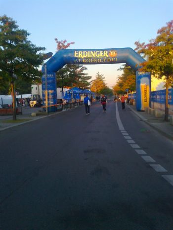 Zona de salida de la Maratón de Berlín a primera hora