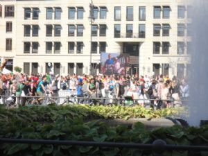 La Maratón de Berlín se caracteriza por el numeroso público que sale a las calles a ver a los corredores