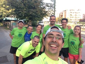 Pablo Sánchez Carmenado, en primer plano, al concluir uno de sus madrugadores entrenamientos