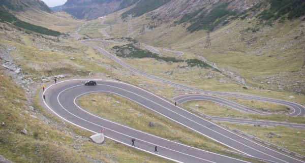 Las curvas del puerto son una de las señas de identidad de esta carrera en Rumanía