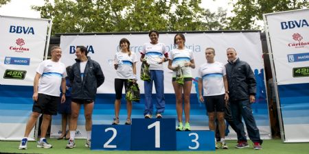 Uno de los podiums de la Carrera Solidaria BBVA 2013