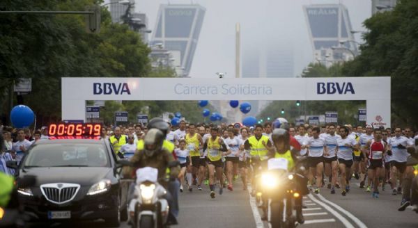 Salida de la Carrera Solidaria BBVA 2013