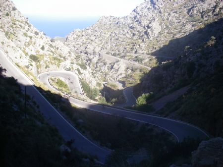 Imagen de la carretera por la que transcurre la carrera de Sa Calobra