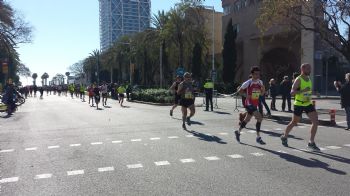 Los expertos recomiendan siempre salir más suave en la Maratón para acabar con más fuerza