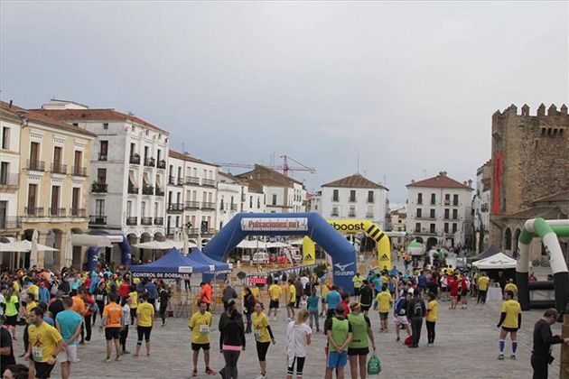 La Plaza Mayor de Cáceres servirá de línea de salida y meta para la Carrera Reale Seguros del 18 de octubre