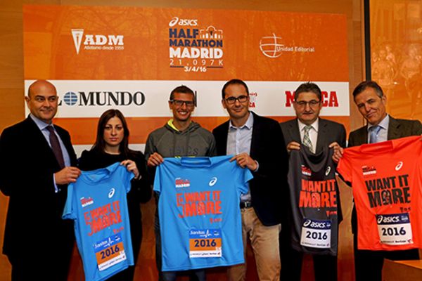 Foto de familia de la firma del acuerdo del HalfMarathon Madrid 2016 Foto de familia de la firma del acuerdo del HalfMarathon Madrid 2016