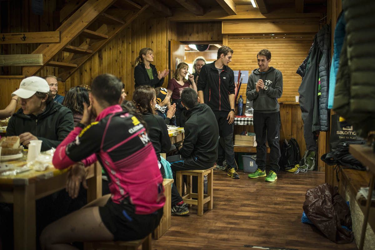 Tras la prueba, la mayoría de corredores disfrutaron de una agradable comida en el Refugio de Pleta del Prat Foto: Sergi Colomé / Fly Running