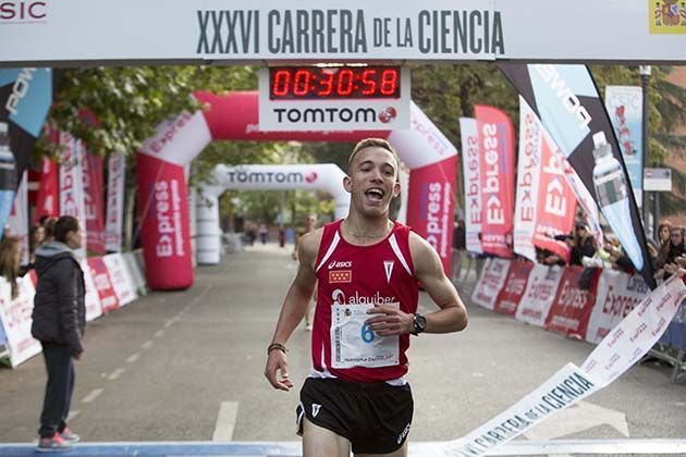 El ganador de la última edición de la Carrera de la Ciencia, Mohamed Ali Jelloul