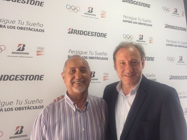 El presidente de la FAM, Isidro Arranz (izquierda), junto a Fermín Cacho