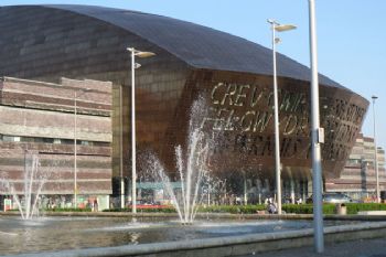 El parlamento de Cardiff, toda una experiencia visual