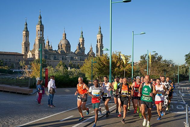 Paso por Catedral-basílica de Nuestra Señora del Pilar de Zaragoza. Foto Kradvideo